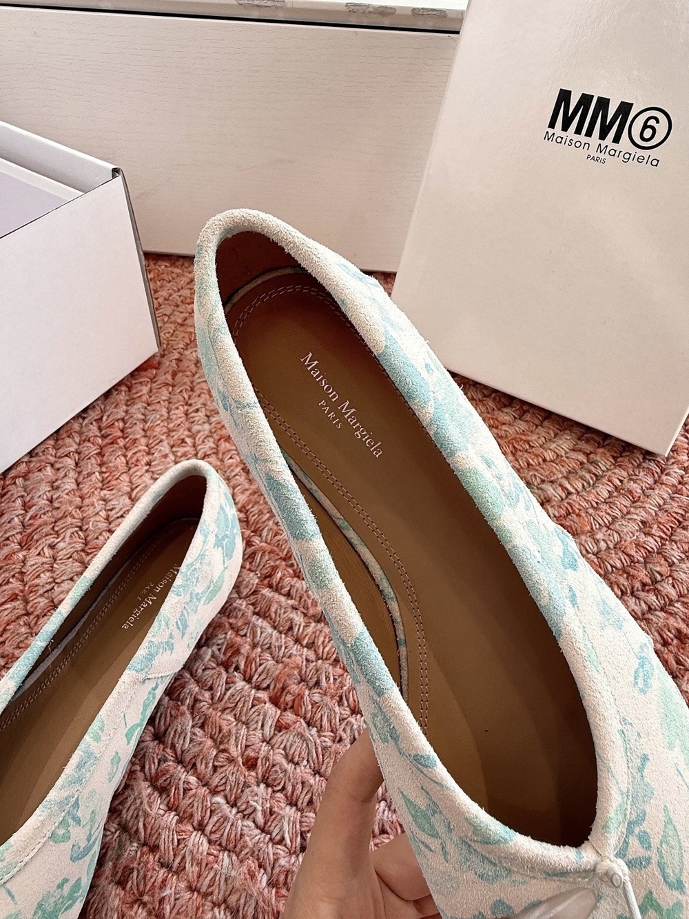 Maison Martin Margiela Floral Tabi Ballet Flats in White and Light Blue - Picture 8 of 9